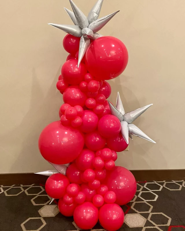 Balloon columns are a simple way to elevate any event with some fun 

#balloons #ballooncolumn #balloongarland #balloondecor #eventballoons #backdropballoons
